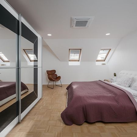 Dot 3 Bdr Apartment With Tyn Cathedral View & Ac Prague Extérieur photo